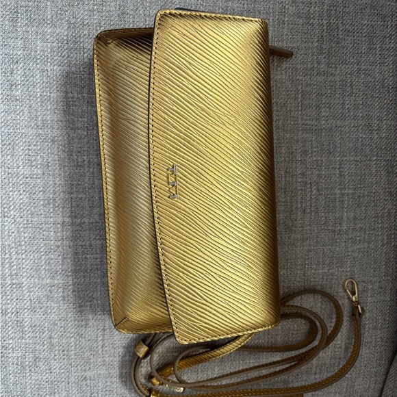 TUMI Belden Sling Crossbody Wallet Gold Leather - Picture 4 of 8